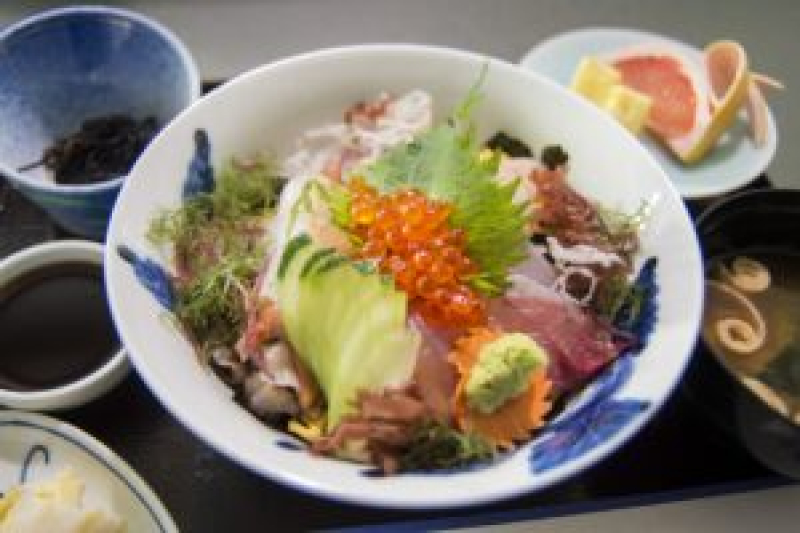レストランかめじ（荒磯館）